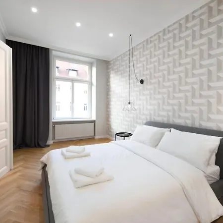 Fine Two Bedroom Trdinova Apartamento